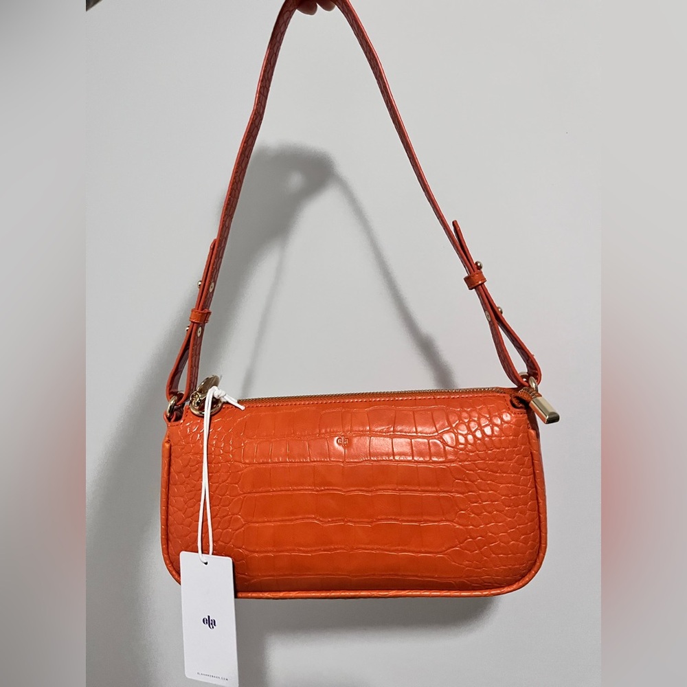 NWT Ela Shoulder Bag
